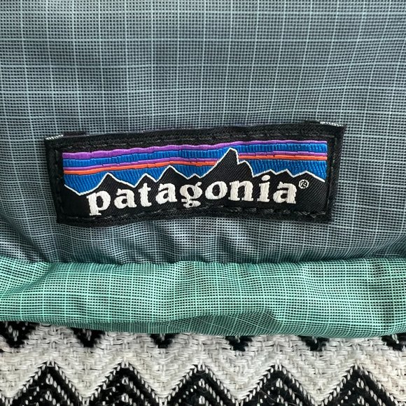 NWT Patagonia Belt Bag (1L) - Picture 5 of 8
